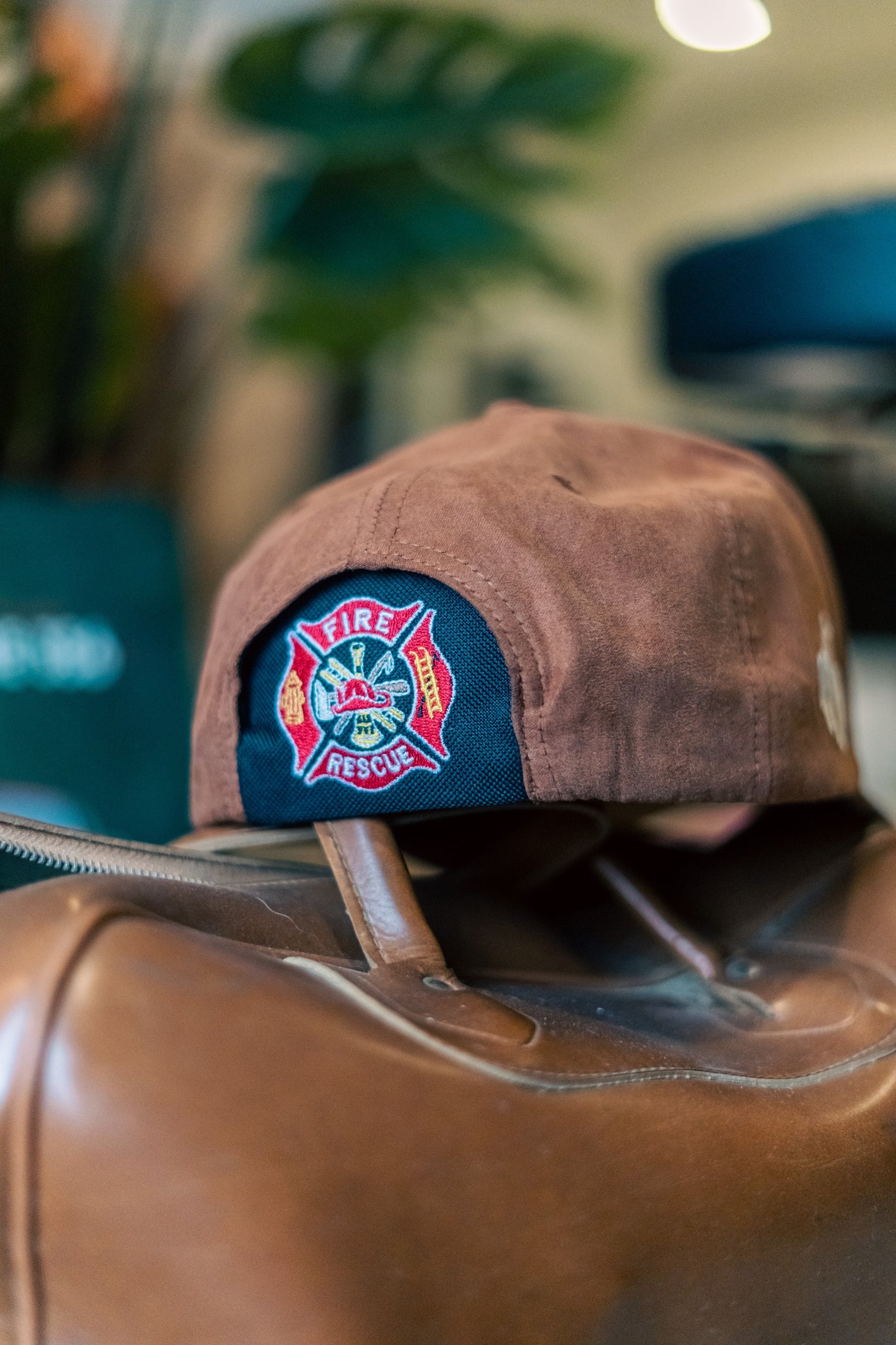 Fire Rescue Kap-Bak on brown cap - leather bag