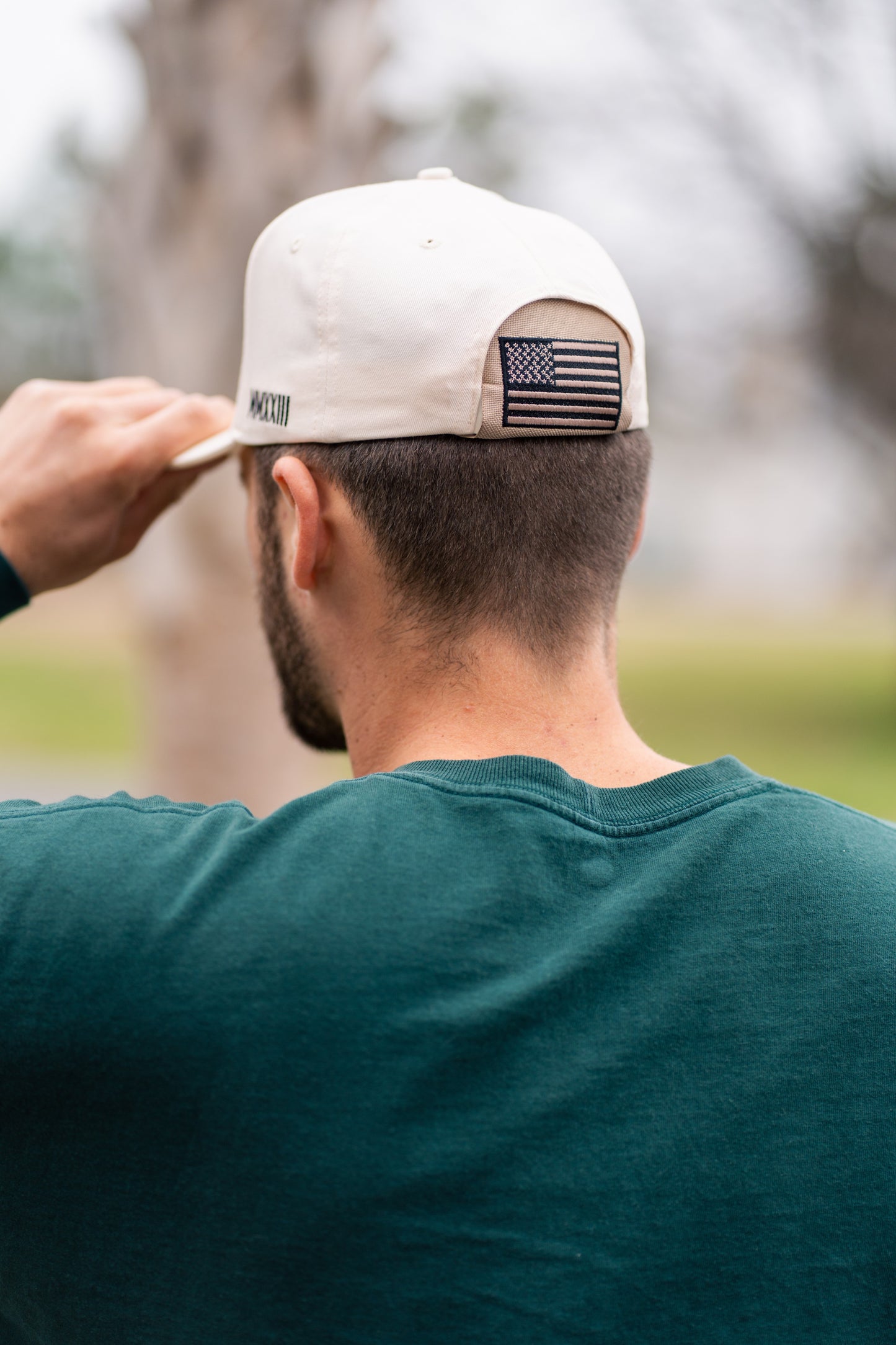 American Flag Kap-Bak - adjusting cap side view