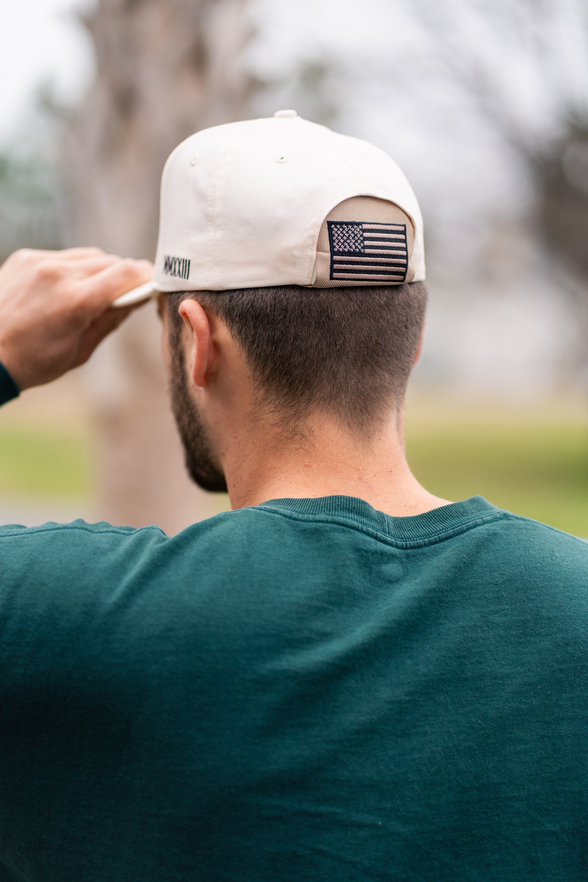 American Flag Kap-Bak - adjusting cap side view